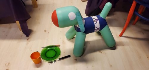 ©Modelaine Amblard vu scénographie : Le chien à table